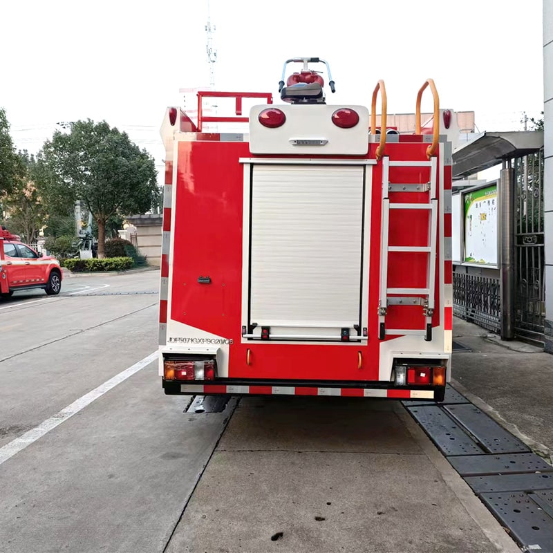 ISUZU 3000L Water Tank Fire Fighting Rescue Truck for Sale