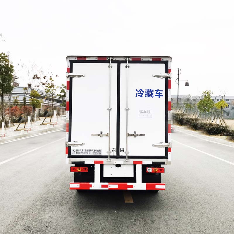 Camion frigorifique congélateur Foton 4x2 de haute qualité