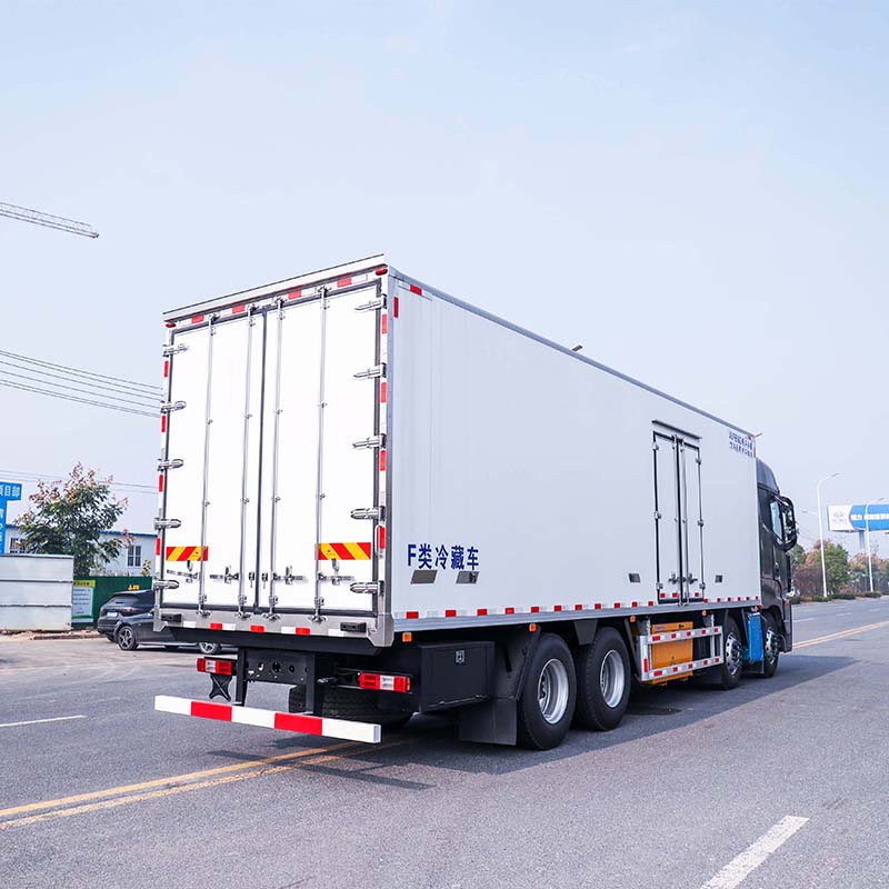Foton 8X4 25ton food truck refrigerator freezer